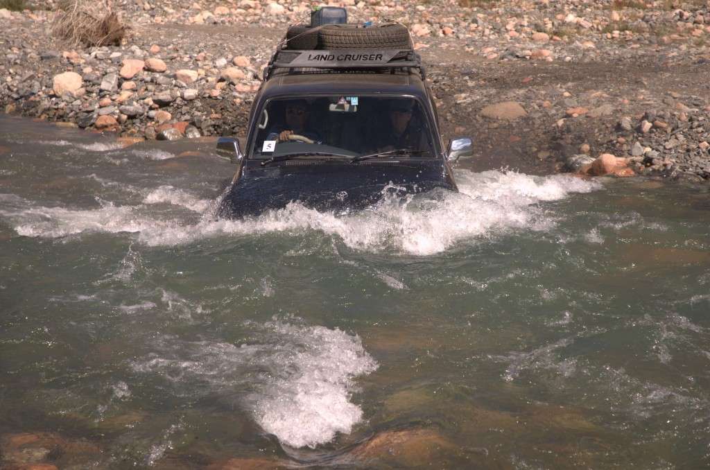 Our Land Cruiser fording one of the rivers - no problem! © Olaf Malver