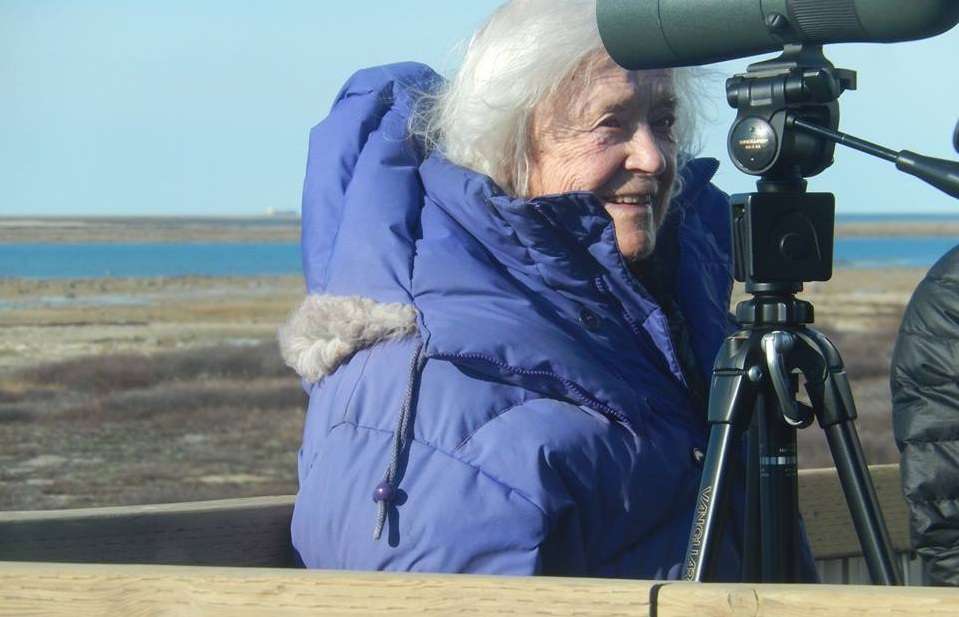 Elsa Bailey tracks polar bears at age 100 in Churchill