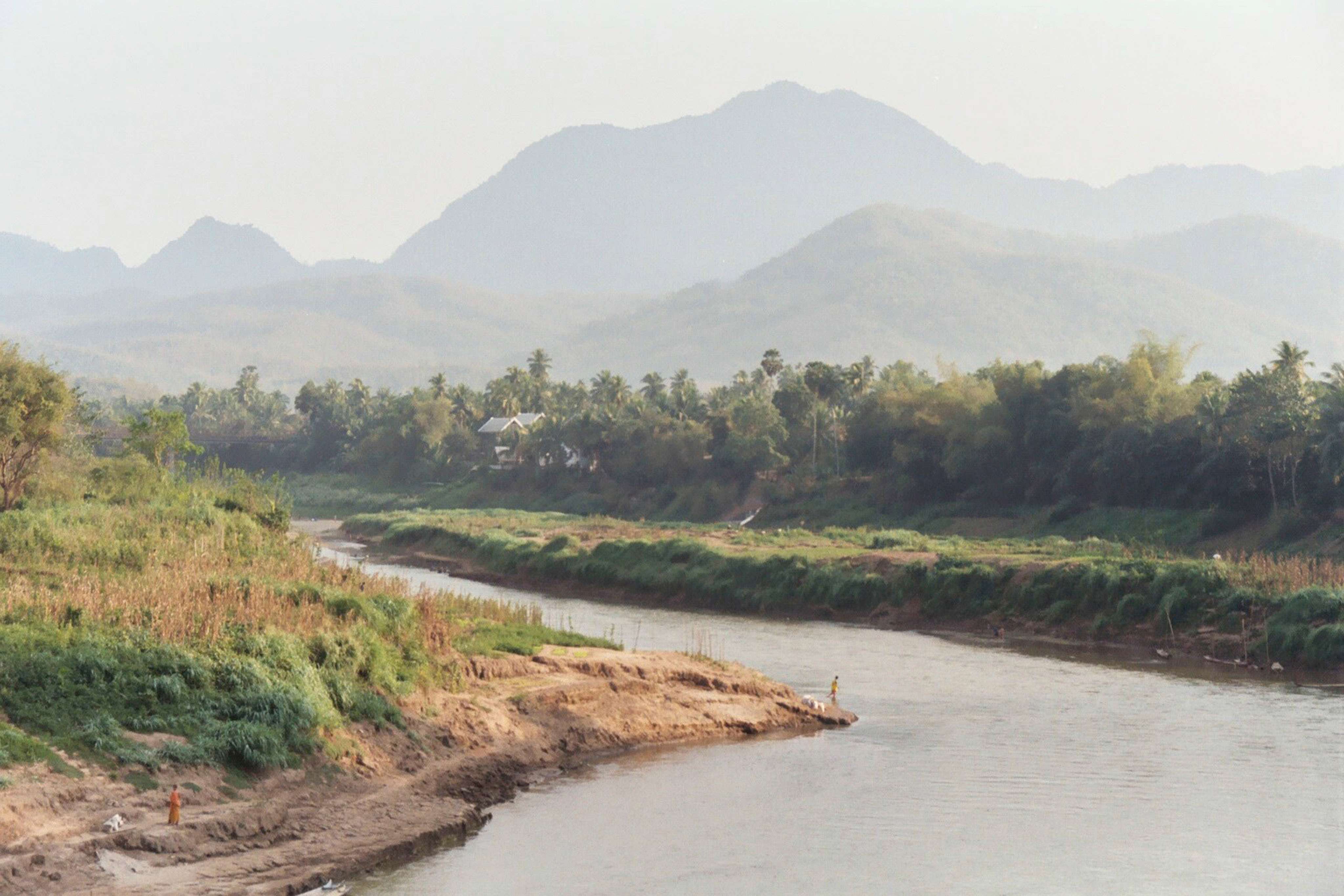Mekong river landscape near Luang Prabang, Laos © Peter Denton/WWF-Canon