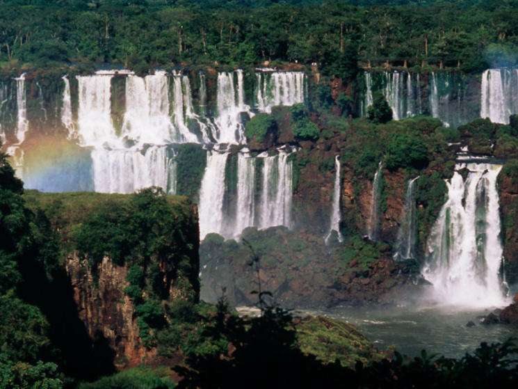 Iguaçu Falls. Photo © Michele Gunther / WWF-Canon