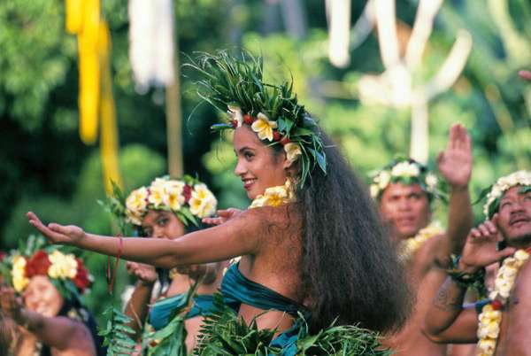 Traditional Tahitian dancing, culture