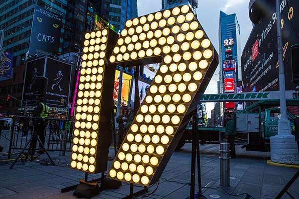 In preparation for New Year’s Eve 2017, the numerals “one” and “seven” arrive in New York, ready to be hoisted above Times Square by Landmark Signs workers. ©Countdown Entertainment, LLC.